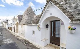 Trulli With Garden Dora